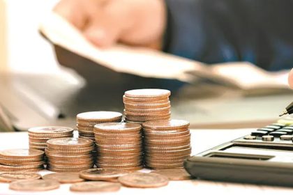 Sectoral Spotlight: Why Banking and Pharma Are Outpacing IT in Early 2025