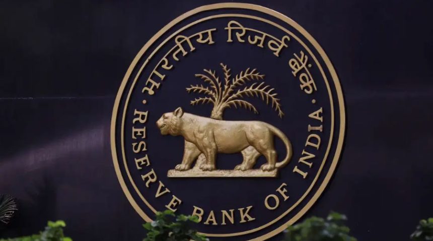 RBI Considers Sub-7-Day Fixed Deposits as Bank Deposit Growth Slows to 10%