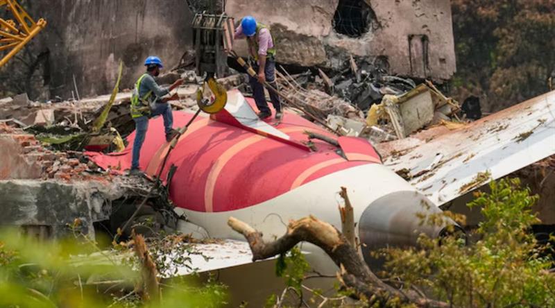 Air India Crash Prompts AAIB Probe, Black Box Recovered as Minister Leads Review
